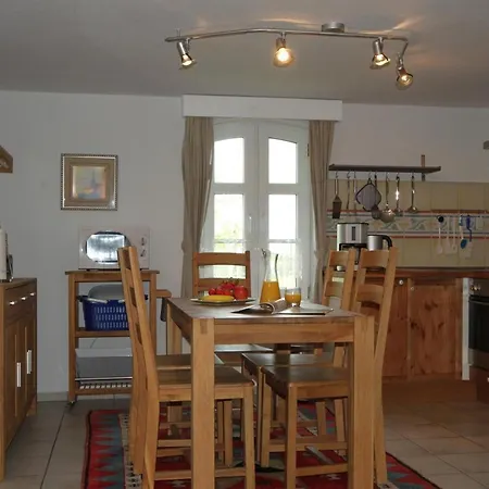 Apartament In Liepe Mit Grossem Garten By Interhome *