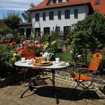 In Liepe Mit Grossem Garten By Interhome * Rankwitz